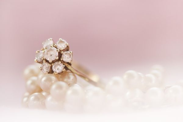 Sekrety eleganckiej biżuterii - jak dobrze wybierać dodatki